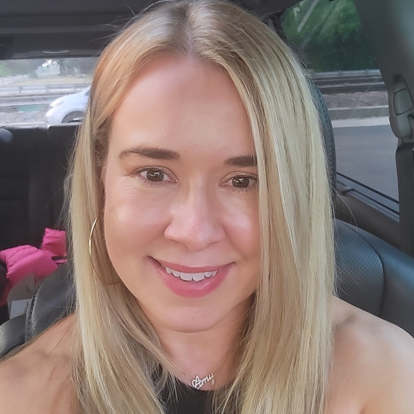 Meet your Posher, Amy - Picture 2 of 4